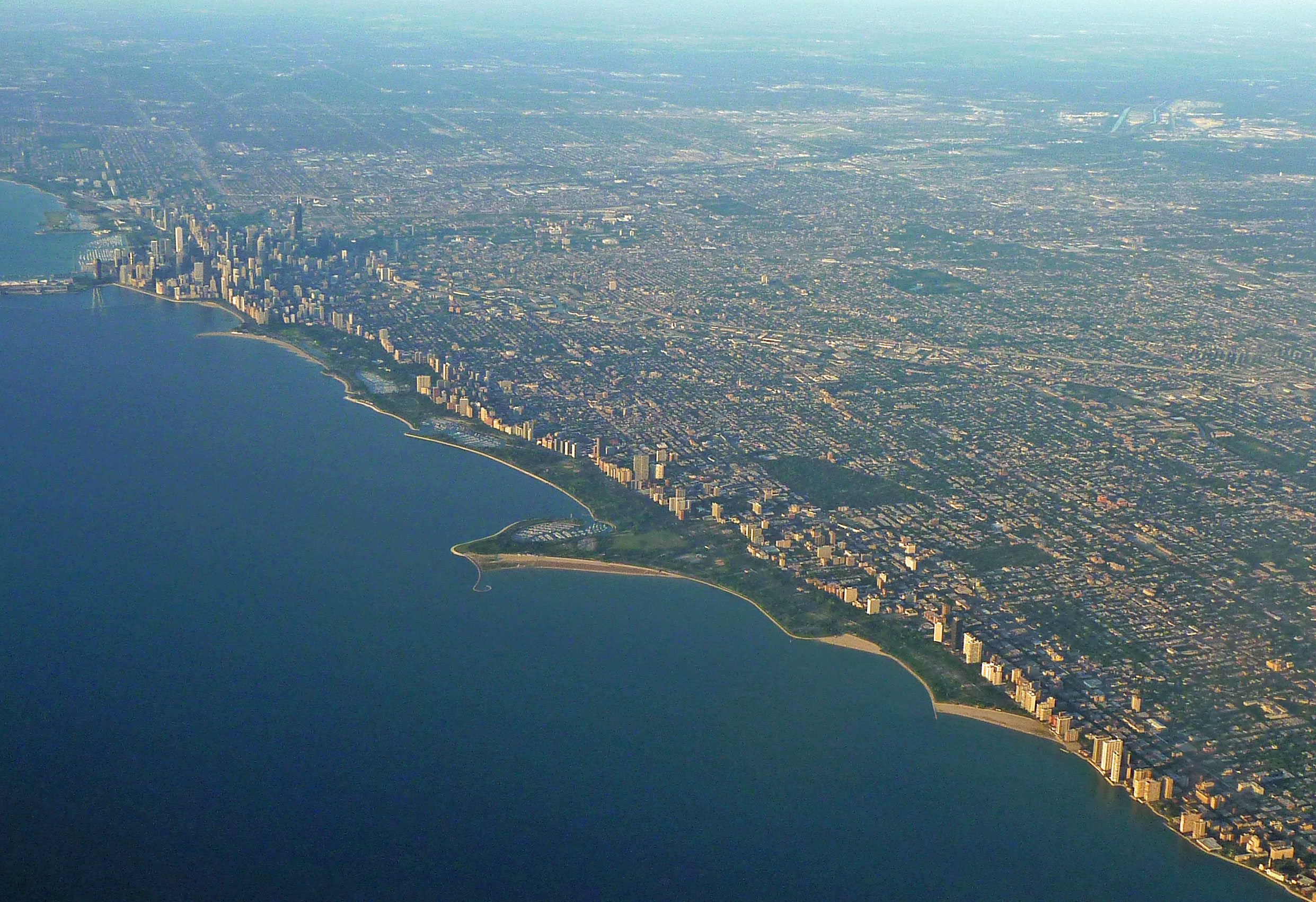 An aerial shot of the Chicago skyline. Image by Payton Chung / Wikimedia Commons. United States, 2009. An aerial shot of the Chicago skyline. Image by Payton Chung / Wikimedia Commons. United States, 2009.