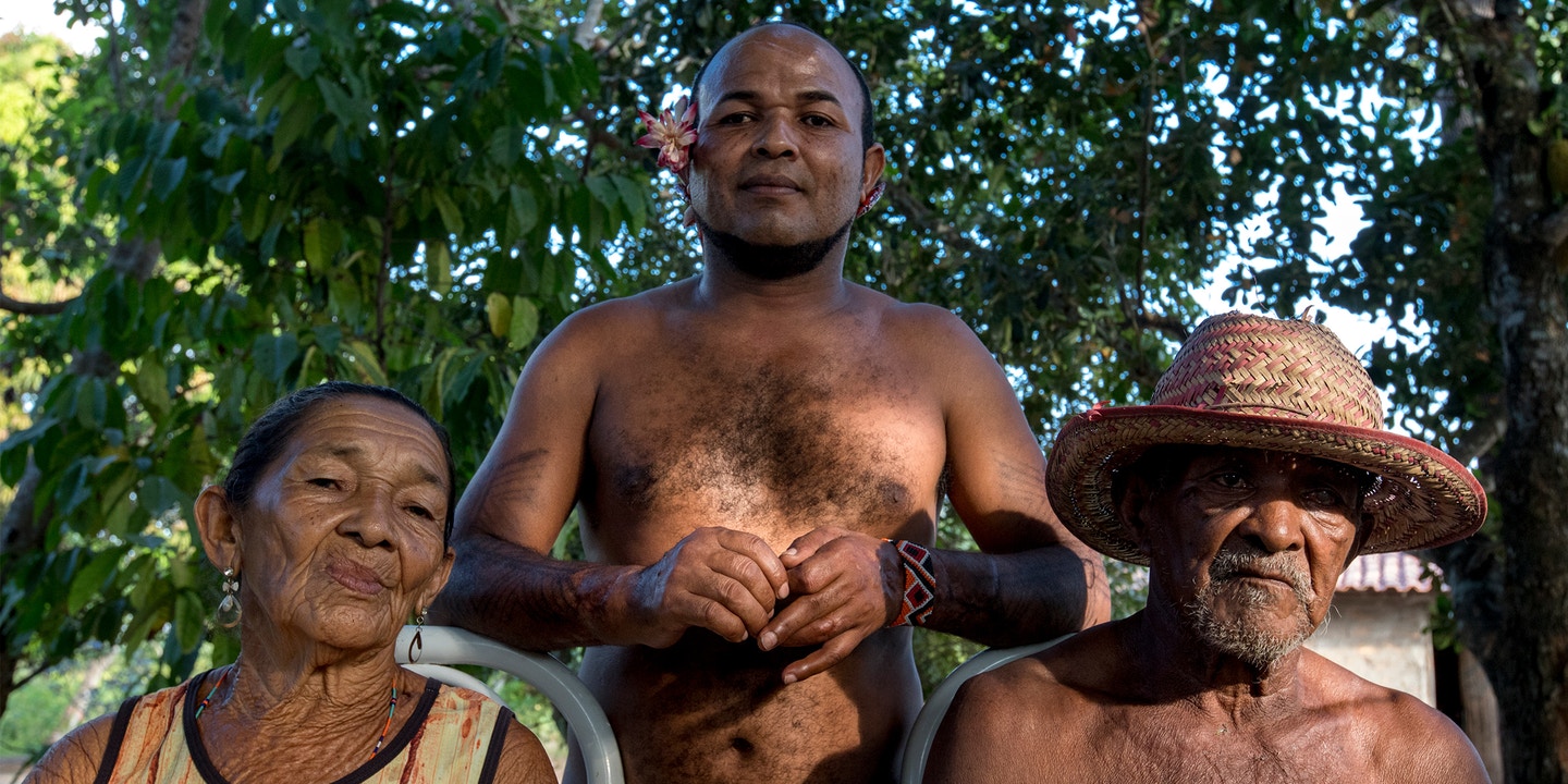 “Às vezes passo necessidade por não poder ir pescar, por não poder caçar um bichinho pra comer”, conta Aldeli de Jesus Ribeiro Akroá-Gamella. Image by Ana Mendes. Brazil, 2019. “Às vezes passo necessidade por não poder ir pescar, por não poder caçar um bichinho pra comer”, conta Aldeli de Jesus Ribeiro Akroá-Gamella. Image by Ana Mendes. Brazil, 2019.