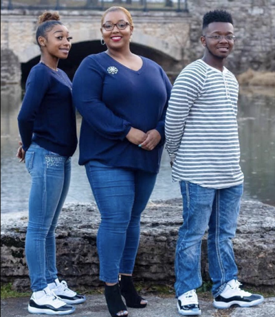 Misha Marshall with her children, Maleah and Jacobi. Image courtesy of the St. Louis Jewish Light. Misha Marshall with her children, Maleah and Jacobi. Image courtesy of the St. Louis Jewish Light.