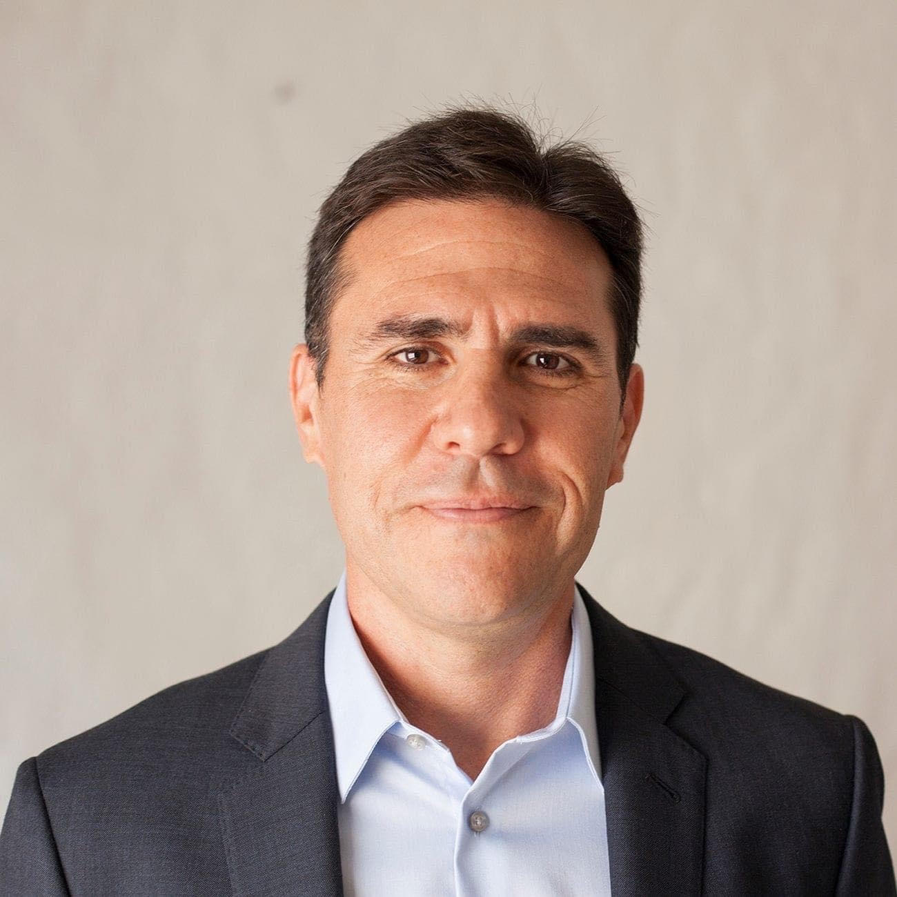 Simon Romero headshot