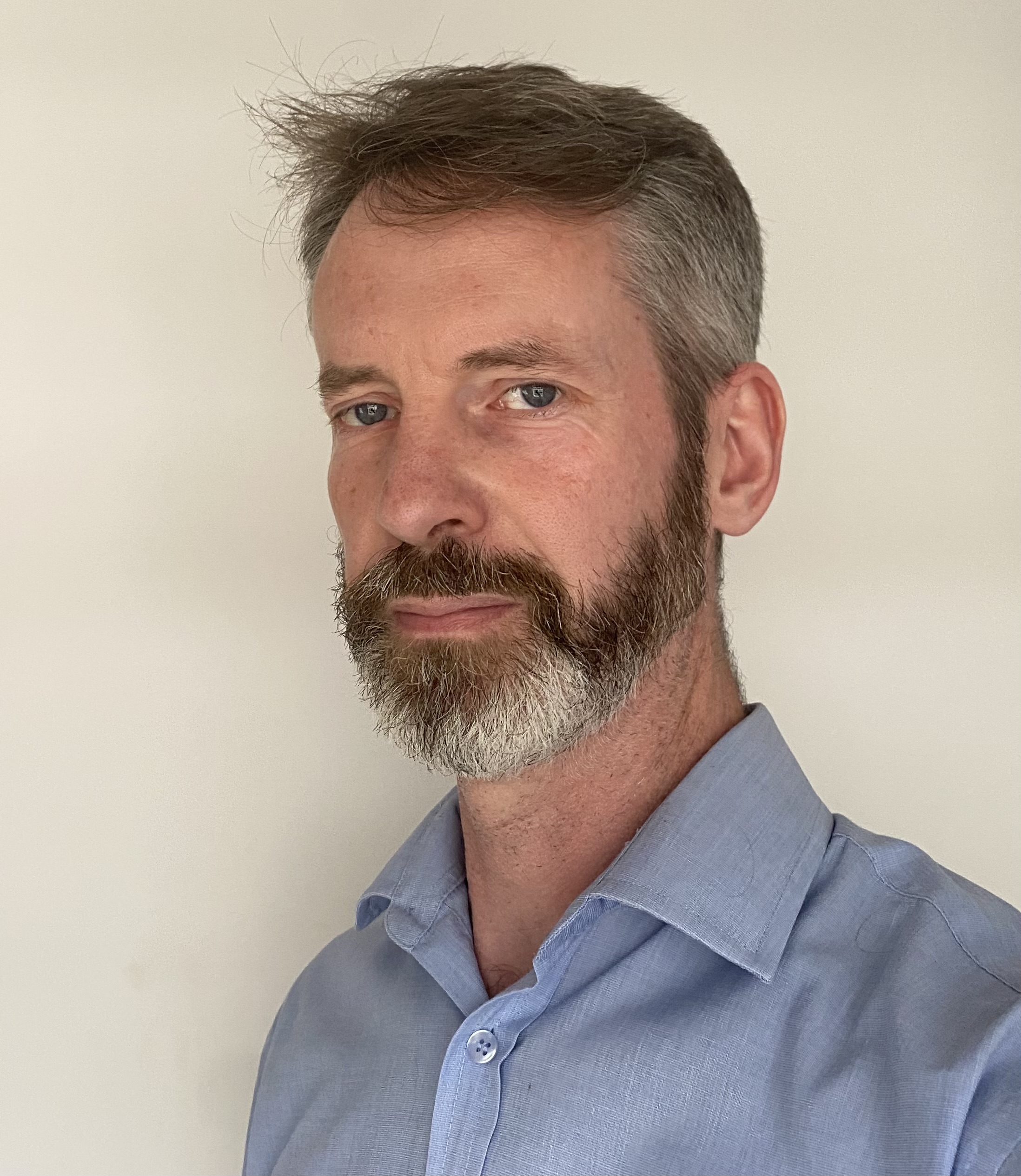 Simon Bowers Headshot