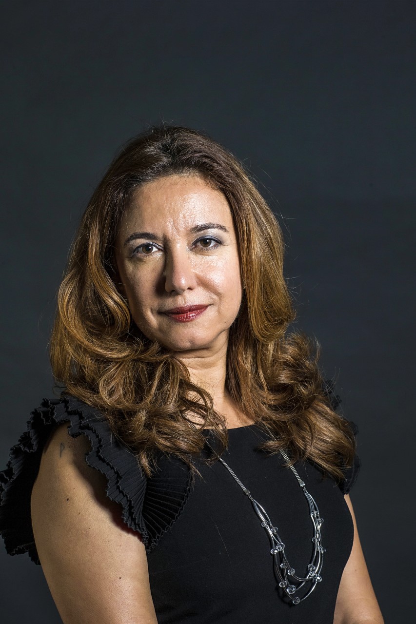 Cláudia Collucci Headshot