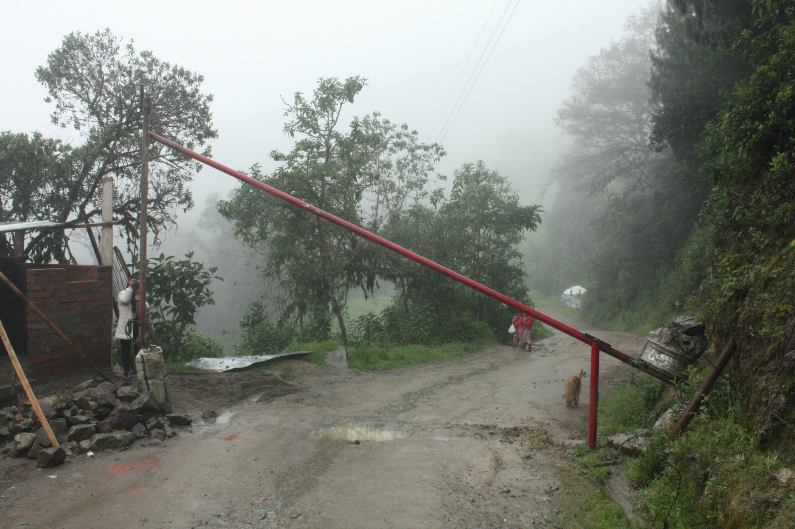 The checkpoint at San Pedro de Yumate. Image by Andrés Bermúdez Liévano. Ecuador, 2019. The checkpoint at San Pedro de Yumate. Image by Andrés Bermúdez Liévano. Ecuador, 2019.