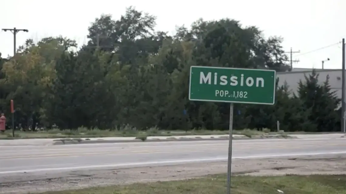 A shot from Holly Piepenburg and Brian Munoz's documentary about education on the Rosebud Indian Reservation. United States, 2018.