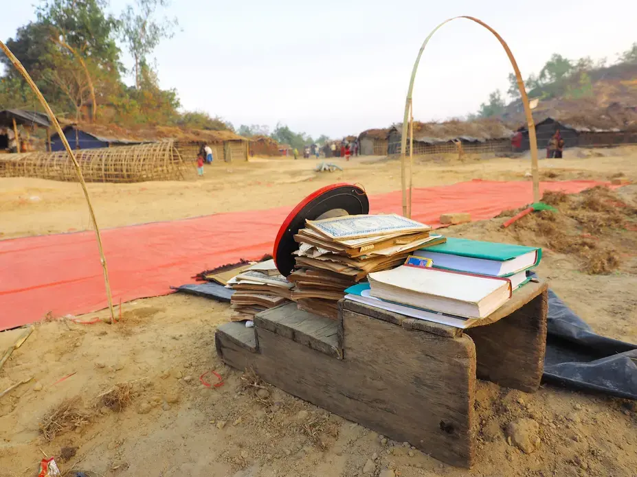 Improvised mosque in squatter refugee camp. Image by Doug Bock Clark. Bangladesh, 2017.