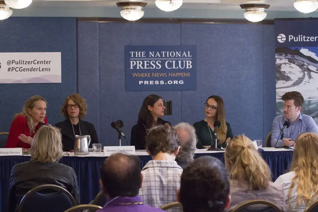 The refugee and migration reporting panel at the Gender Lens Conference included stories from (left to right) moderator and Pulitzer Center contributing editor Kem Knapp Sawyer, journalist Jeanne Carstensen, TIME video production coordinator Justine Simons, project manager at Kirkayak Culture Association Asli Saban, and photographer Jake Naughton. Image by Jin Ding. United States, 2017.