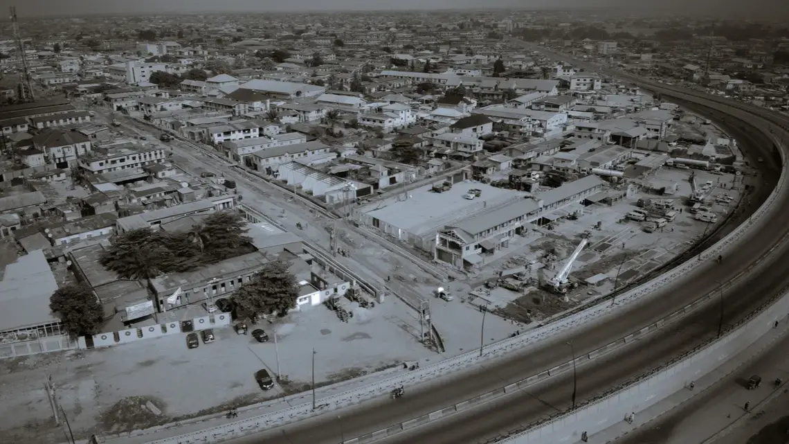 Aerial view of an isolated area in Nigeria's capital Lagos during the COVID-19 pandemic. Image by Kehinde Temitope Odutayo/ Shutterstock. Nigeria, 2020.