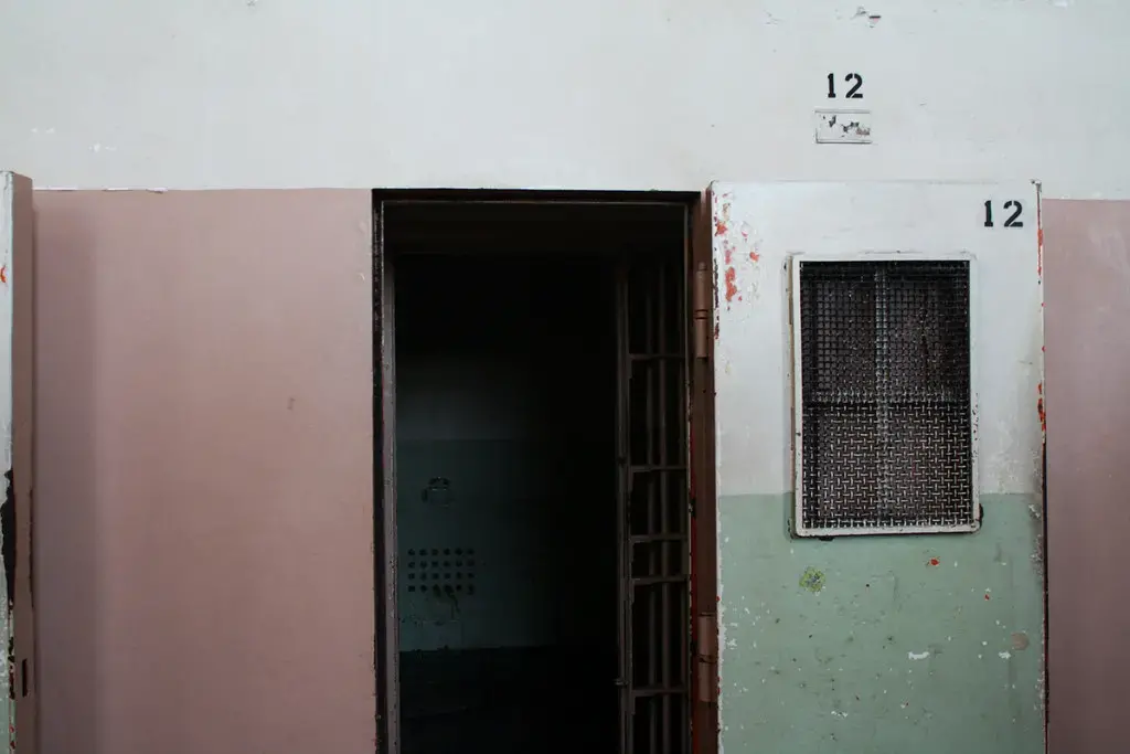 A solitary confinement cell in Alcatraz's D Block in San Francisco, California. Image by Derek Key/Flickr. United States, 2009.
