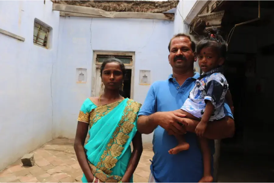 Ramya and Nehru with their third son, Kathir.&nbsp;Image by Praveena Somasundaram. India, 2017.