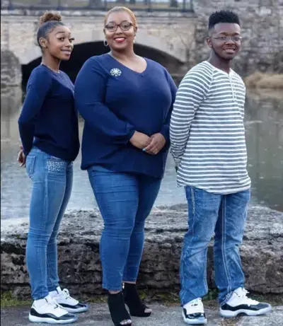 Misha Marshall with her children, Maleah and Jacobi. Image courtesy of the St. Louis Jewish Light.