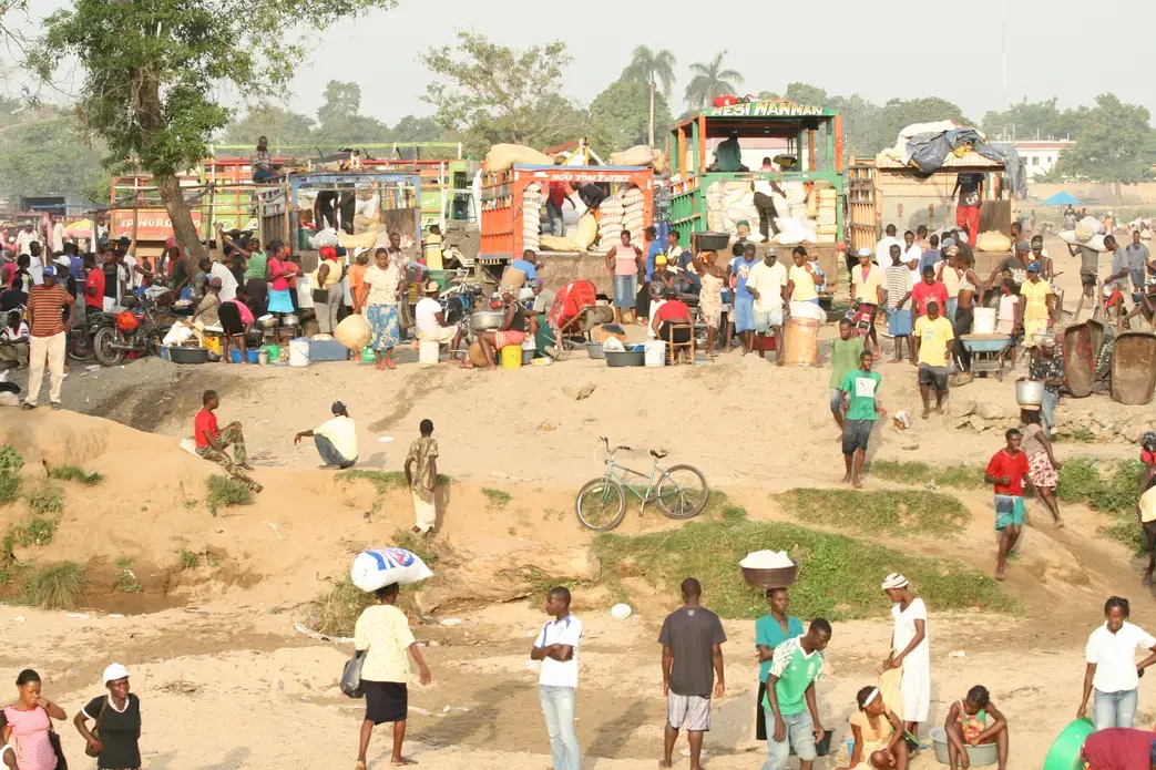 Media file: 4-30LookingacrosstoHaiti.JPG