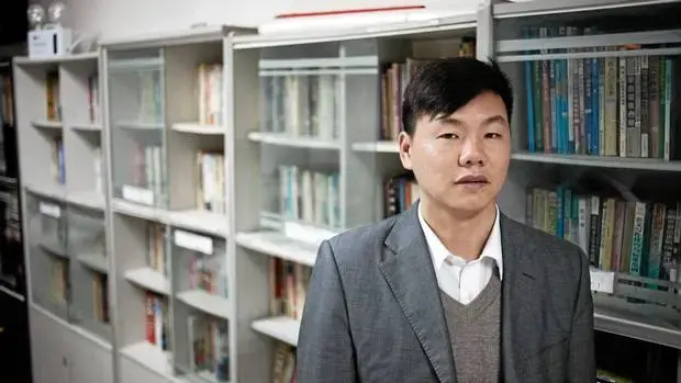 Zhang Zhiru runs Spring Labor Dispute Organization in China.