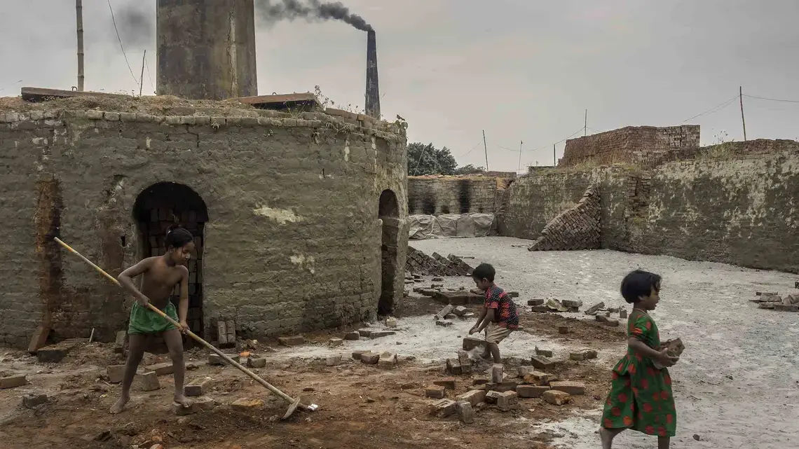 Still, it is the brickmaking industry —&nbsp;particularly in Dhaka —&nbsp;that is the most visible and potent contributor of fine particulate pollution, which is the most deadly. Image by Larry C. Price. Bangladesh, 2018.