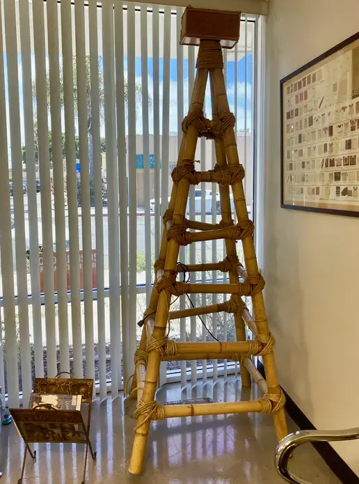 A radio antenna stands near MICOP's office entrance to commemorate Radio Indígena's beginning. Image by Julia Knoerr. United States, 2020.