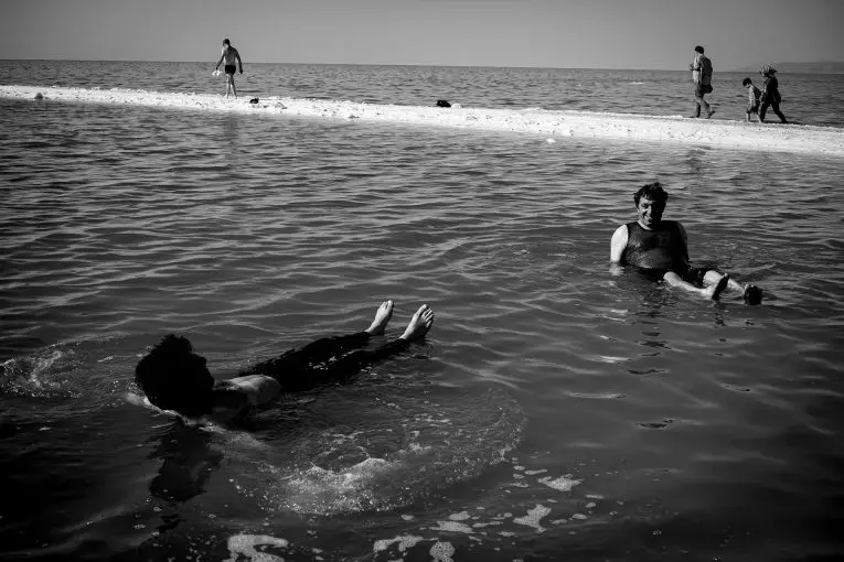 The volume of water in Lake Urmia has decreased steadily over the last 20 years. Image by Ako Salemi. Iran, 2016.