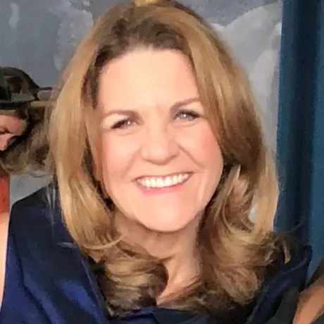 Photo of Lois MacMillan