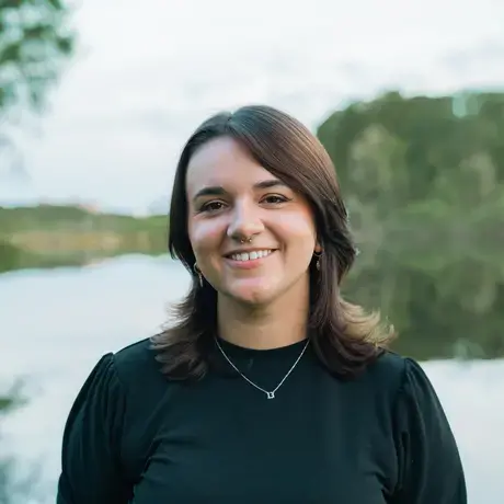 Sara Lindsay headshot