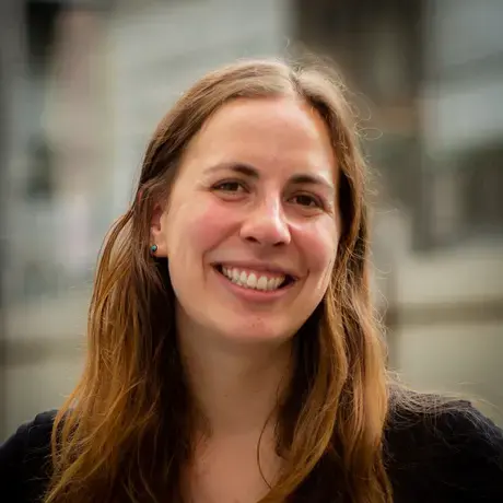 Caroline Gutman headshot