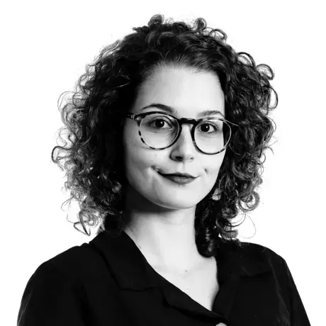 Ana Luiza Albuquerque headshot