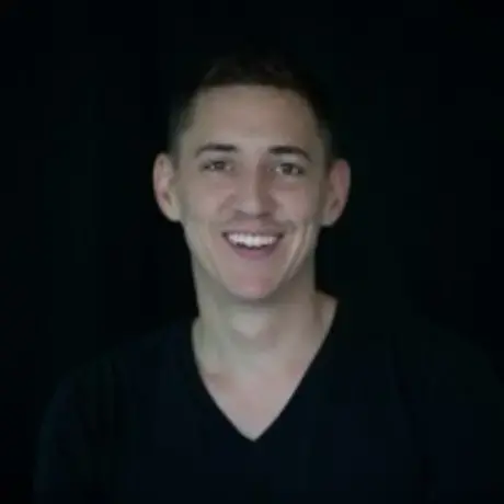 Benji Jones headshot