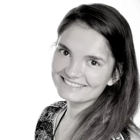 Sarah Pilz headshot