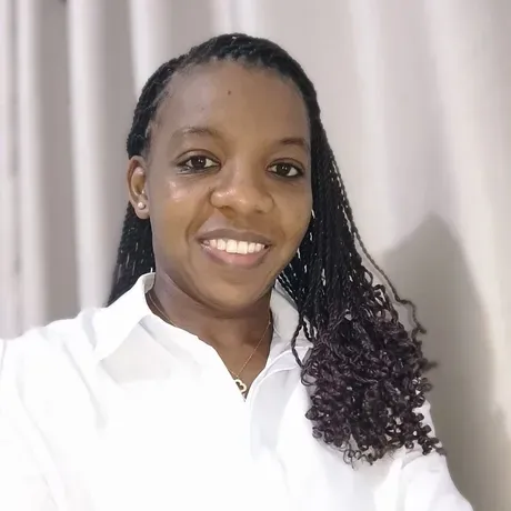 Nézia Mucavele headshot