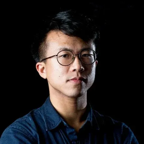 Raymond Zhong headshot
