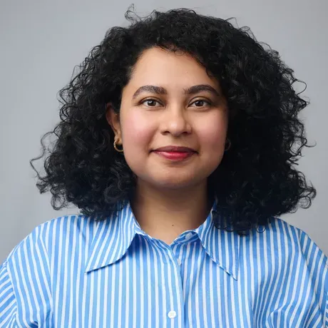 headshot of Mayra Báez