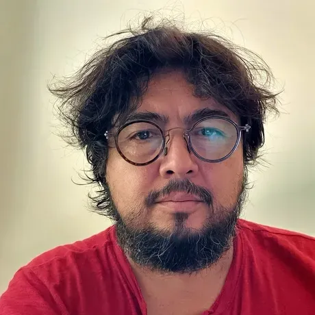 Juan Espinoza headshot