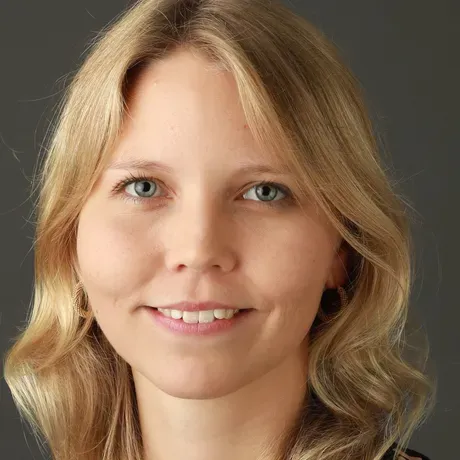 Jennifer Scherer headshot