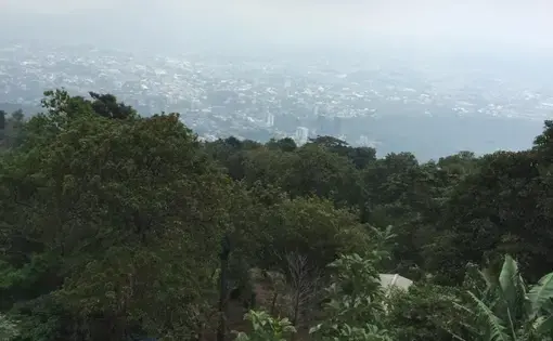 A view of San Salvador from the northern outskirts of the city. Image by Jonathan Blitzer. El Salvador, 2016.