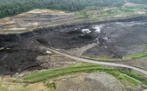 Triaryani's coal mine in South Sumatra, June 18. Image by Tempo/Erwan Hermawan. Indonesia, undated.