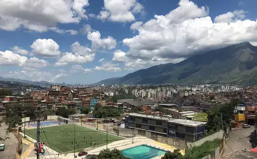 Caracas from Barrio Mesuca in South Petare (one of the biggest slum's of Latin America). Image by Lila Franco. Venezuela, 2017.