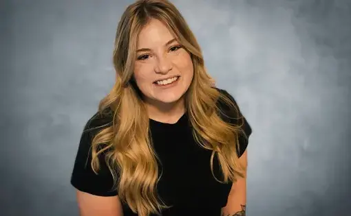 Chloe Hebert headshot
