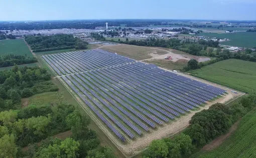 Aerial view of solar farm in Clyde Ohio. Image by M. DiCesare/Shutterstock.