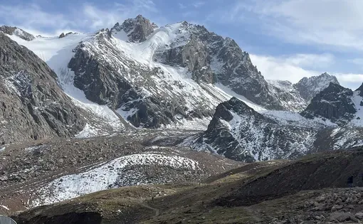 A melting glacier in Kazakhstan. (Photo: Ekaterina Venkina)