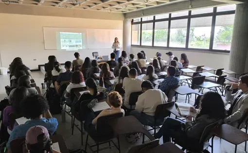 The workshops led by professors and community leaders were key to help young people read the Pulitzer Center’s reporting and write their own stories. Image courtesy of Maria de los Angeles Ramirez and Universidad Catolica Andres Bello, Ciudad Guayana, Venezuela.