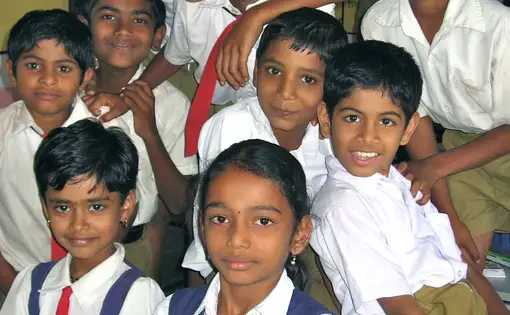 Schoolchildren in Ralegan Siddhi. Image by Kem Knapp Sawyer. India, 2011.