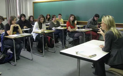 Rebecca Hamilton speaking to a journalism class at Ohio University.
