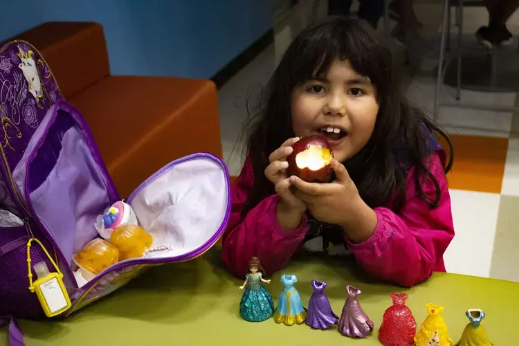 Isabella Paquin, 6, from&nbsp;Santa Ana&nbsp;Pueblo attends the Wellness Center where she likes to have carrots, apple pie and broccoli for snack. She also enjoys swimming and playing in the gym. Image by Viridiana Vidales Coyt. United States, 2017.