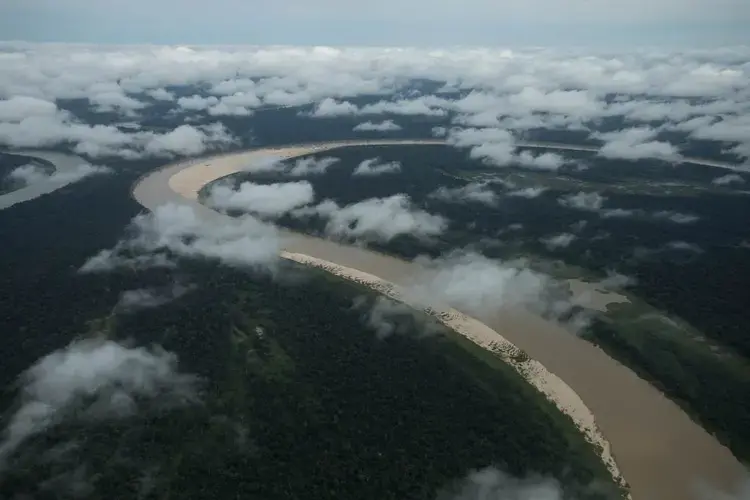 The winding Juruá River and the Middle Juruá Extractive Reserve, seen from an airplane, Amazonas, Brazil, October 19, 2019. Image by Bruno Kelly/Thomson Reuters Foundation. Brazil, 2019.<br />