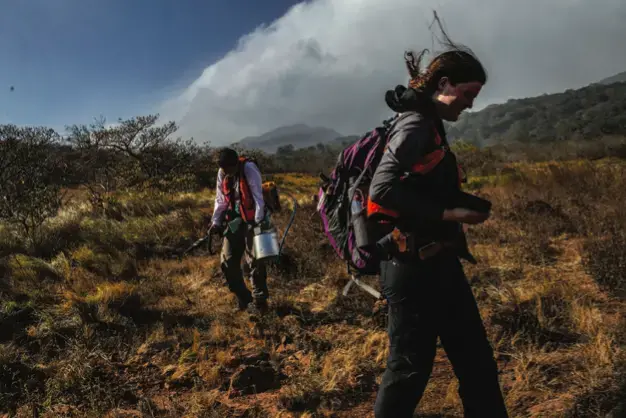 Researchers on Rincón de la Vieja, searching for areas where carbon dioxide levels are roughly what we can expect everywhere by 2050. Image by Dado Galdieri. Costa Rica, 2020.