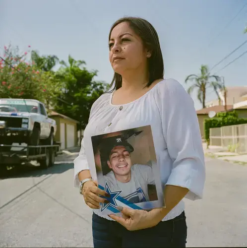 A portrait of Maria Elena Dominguez near the spot where her son was kidnapped.&nbsp;Image by by Christopher Lee. Mexico, 2020.