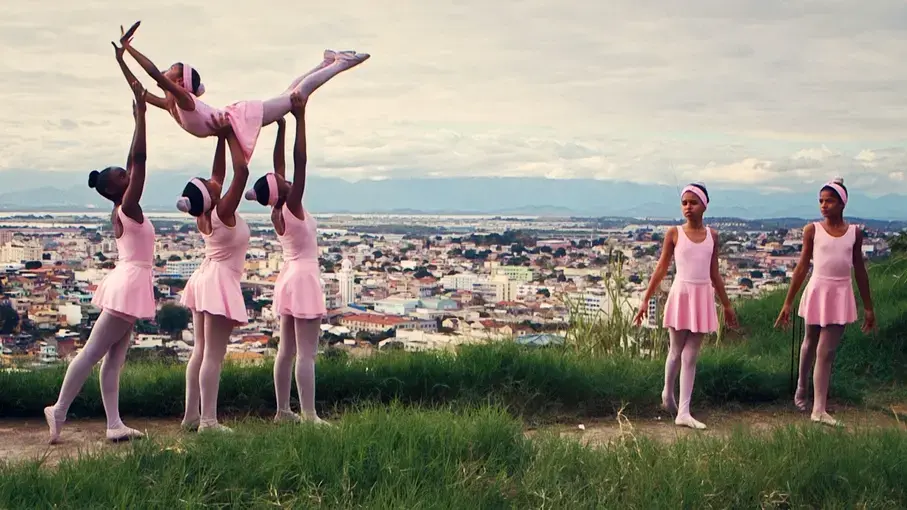 Image from VICE by Frederick Bernas & Rayan Hindi. Brazil, 2018.