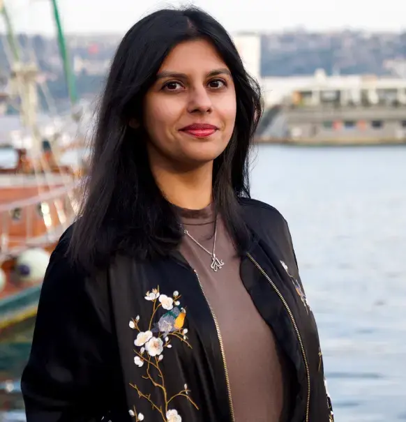 Alizeh Kohari headshot