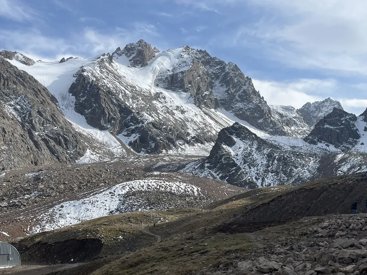 A melting glacier in Kazakhstan. (Photo: Ekaterina Venkina)