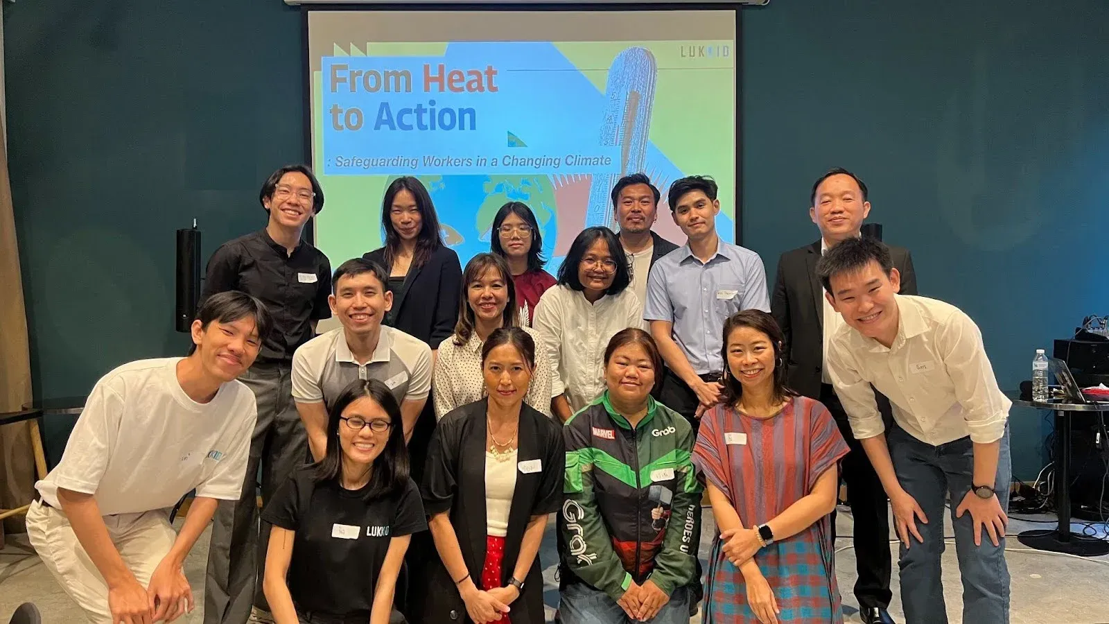  A diverse group of 12 stakeholders representing the Thai government’s environmental body, delivery worker, think tank and members of the media