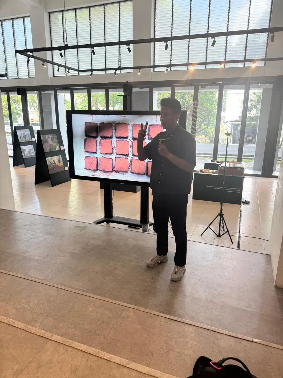 School of Design’s Dr. Prananda Malasan led the workshop. Image by Grenti Paramitha, Indonesia, 2025