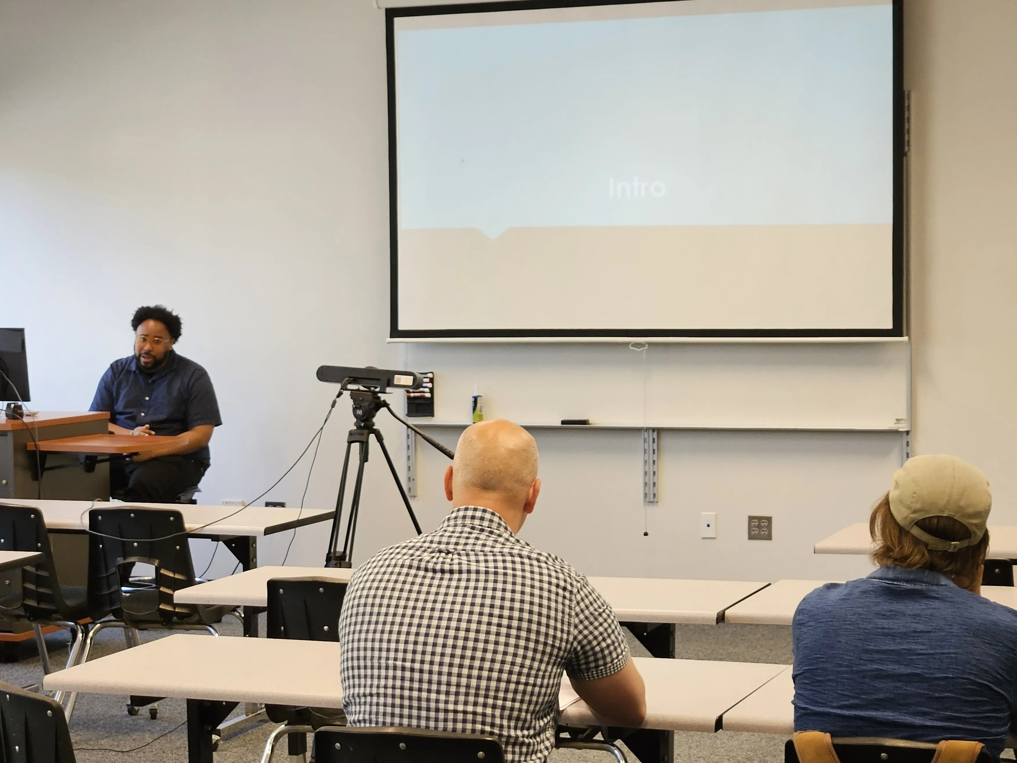 Journalist Jonathan Custodio speaks to students