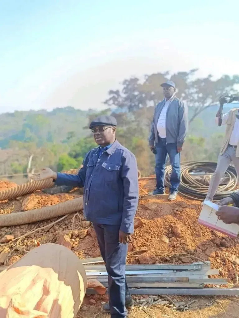 Le ministre des Mines et de la Géologie, Rufin Benam Beltoungou, s'est rendu en personne à Koundé pour inspecter les activités minières. 